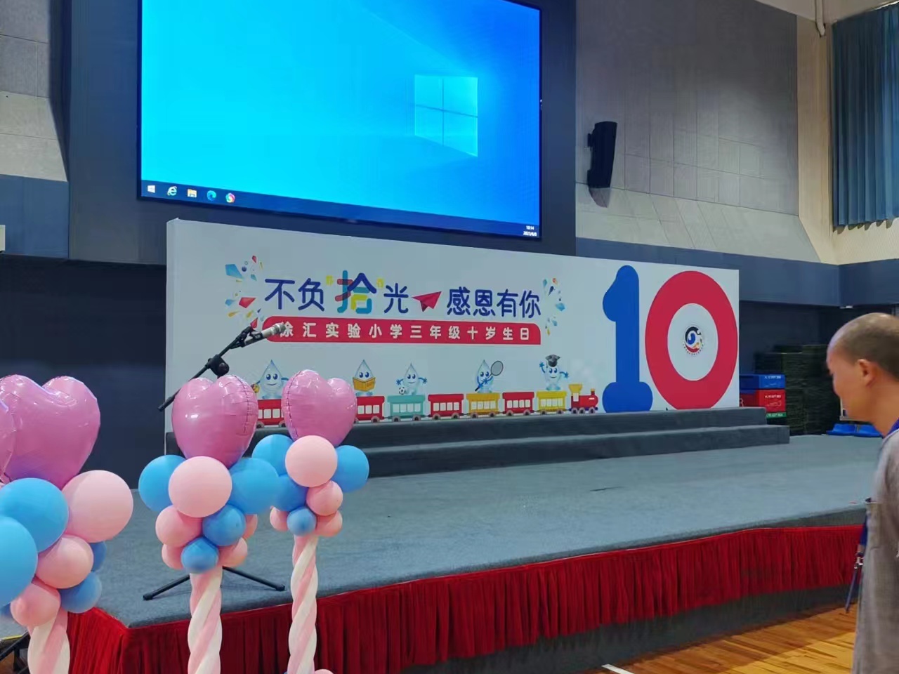 宝宝宴桁架背景板迎宾牌租赁现场实拍 上海畅好广告