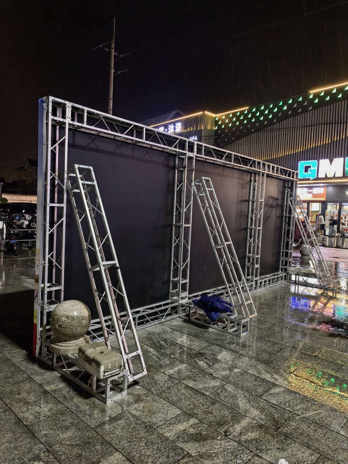 桁架搭建租赁现场实拍 上海畅好广告